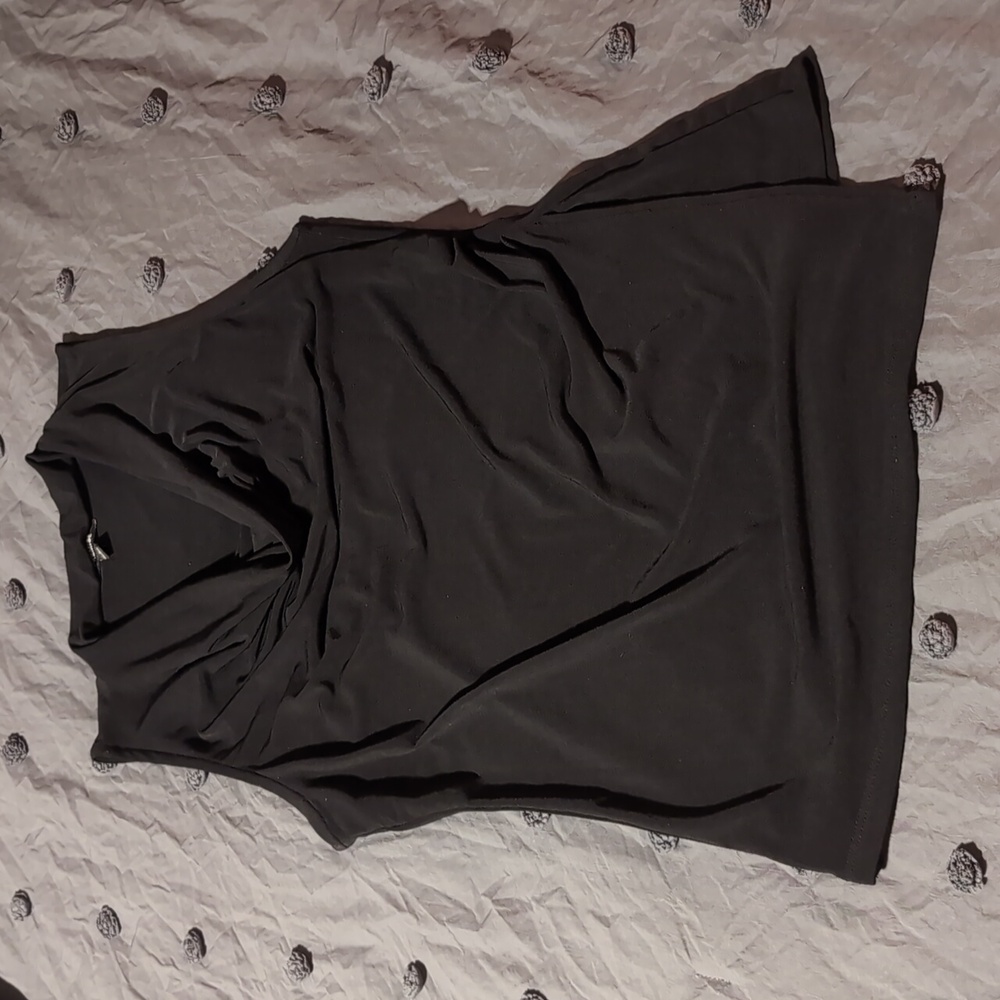 Premise drape neck asymmetrical sleeveless shirt